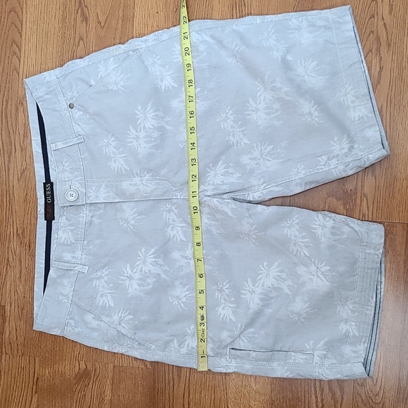 Guess Men's Light Grey Summer Shorts(Sz 32) - Picture 11 of 15